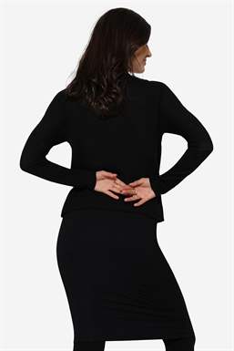 Black knitted nursing jumper with boot neck in 100% Merino wool - seen from behind