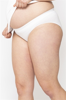 White maternity panties in soft bamboo fibres (Organically grown)- Front view