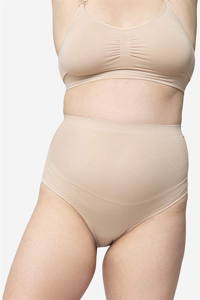 Soft nude maternity panties made of bamboo fibres