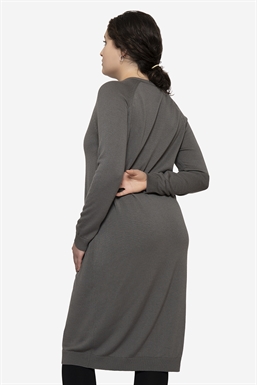 Grey breastfeeding dress with pockets and zipper nursing opening in Merino wool - seen from behind