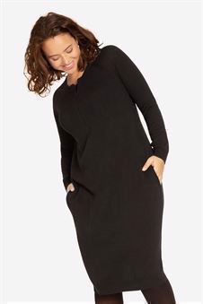 Black nursing dress with pockets and zipper nursing opening in Merino wool - front view in full figure