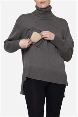 Loose breastfeeding-friendly jumper of plain knit in merino wool - front view with breastfeeding function