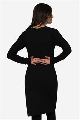 Black nursing dress with O-neck and made of Merino wool - Seen from behind