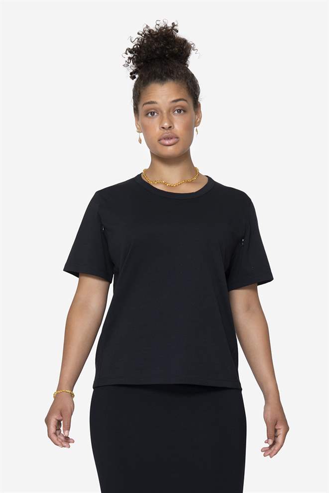 Black nursing tee in 100% organic cotton - Front view