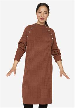 High-necked green nursing dress in cable knit